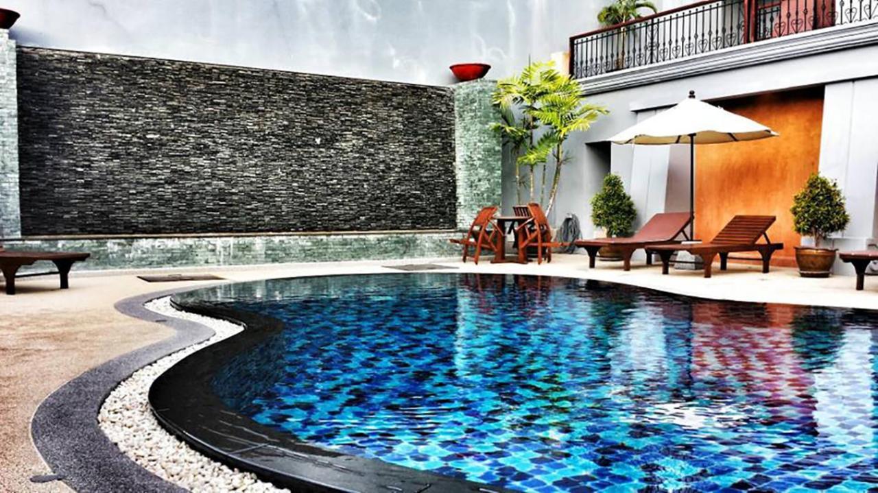 Bodega Phuket Patong (Adults Only) Hostel Exterior photo